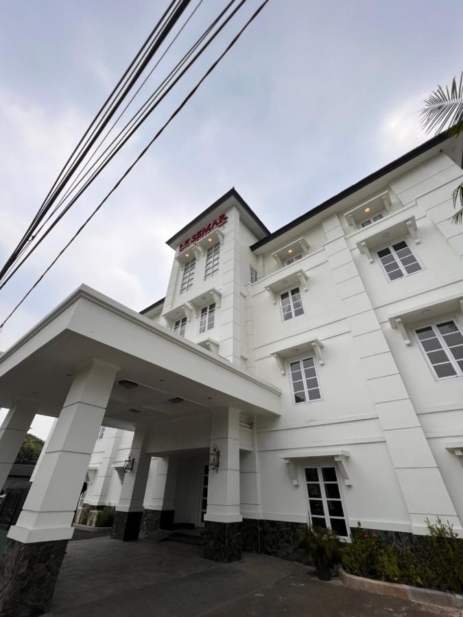 Le Semar Hotel Karawaci Dahung Extérieur photo