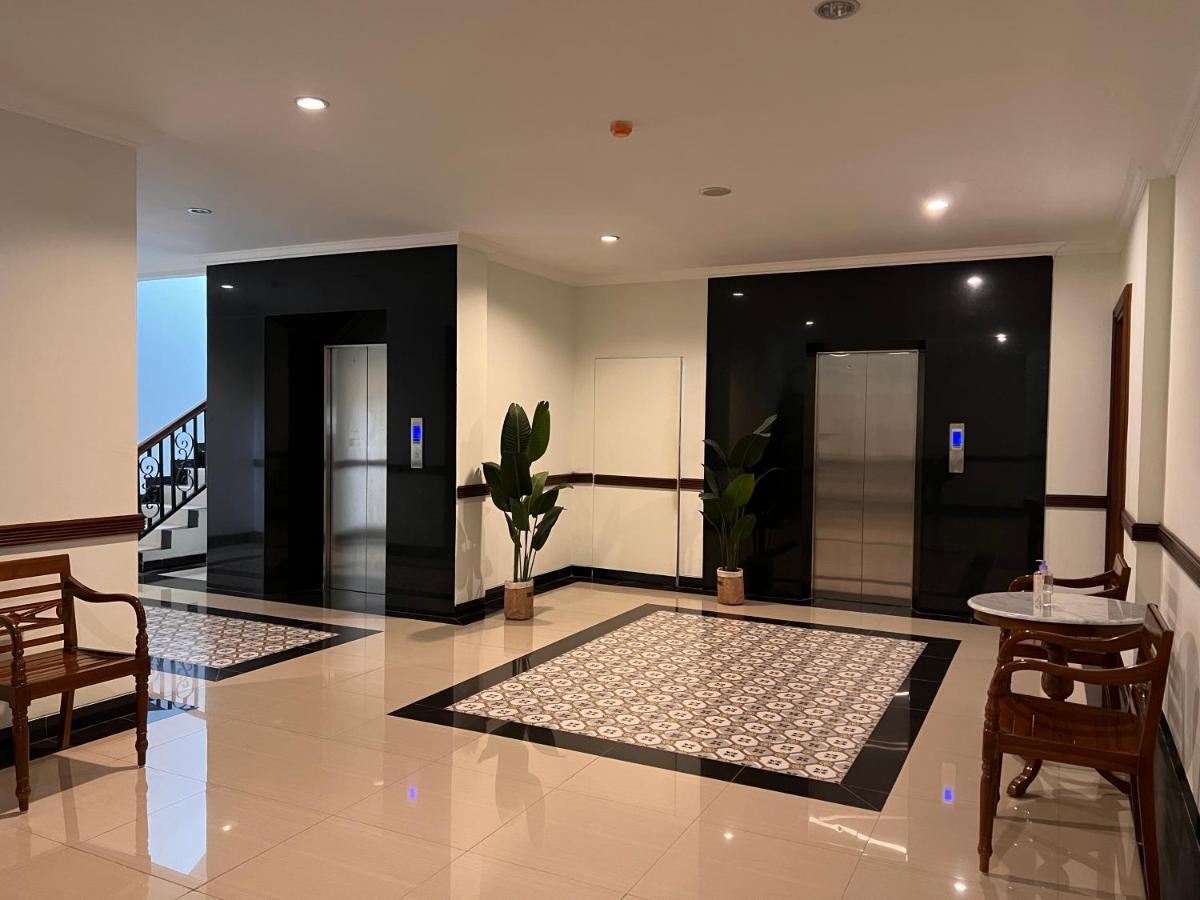 Le Semar Hotel Karawaci Dahung Extérieur photo
