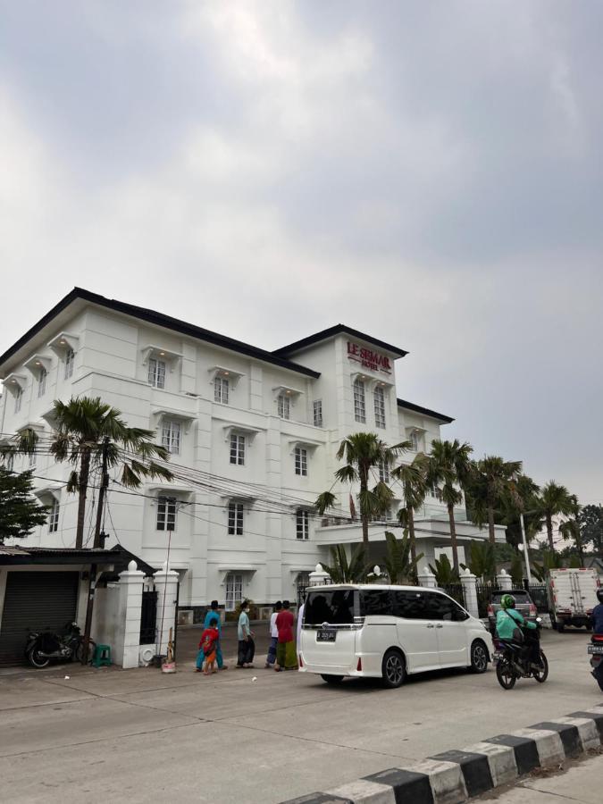 Le Semar Hotel Karawaci Dahung Extérieur photo